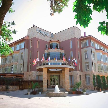 Grand M Hotel Nawoi Zewnętrze zdjęcie