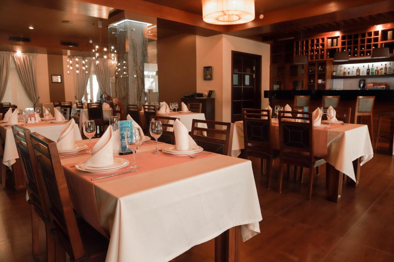 Grand M Hotel Nawoi Zewnętrze zdjęcie
