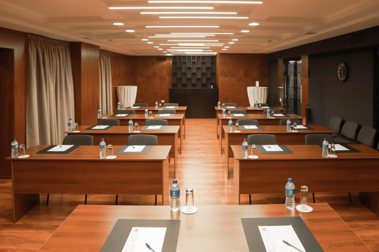 Grand M Hotel Nawoi Zewnętrze zdjęcie