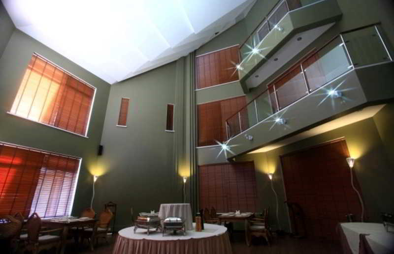 Grand M Hotel Nawoi Zewnętrze zdjęcie