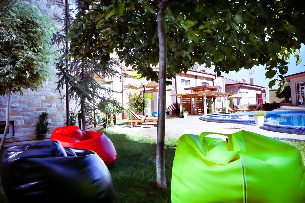 Grand M Hotel Nawoi Zewnętrze zdjęcie