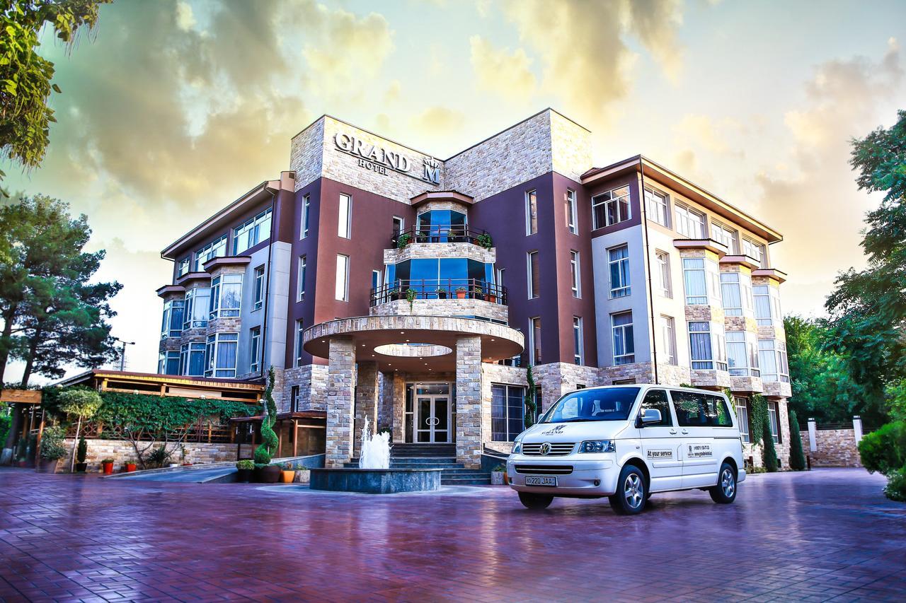Grand M Hotel Nawoi Zewnętrze zdjęcie